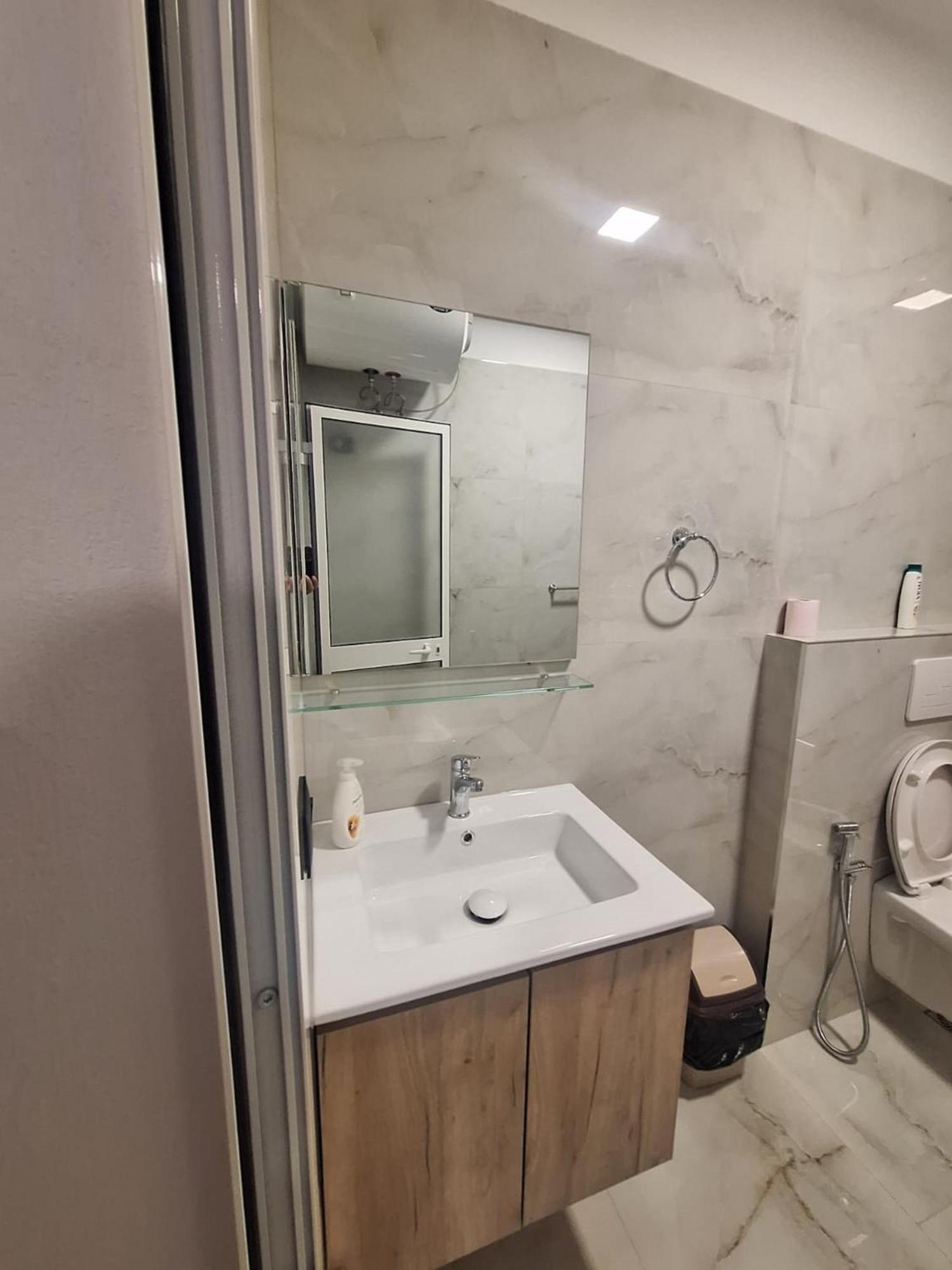 Albania Apartment Near Tirana City Center Double Or Twin Bed المظهر الخارجي الصورة
