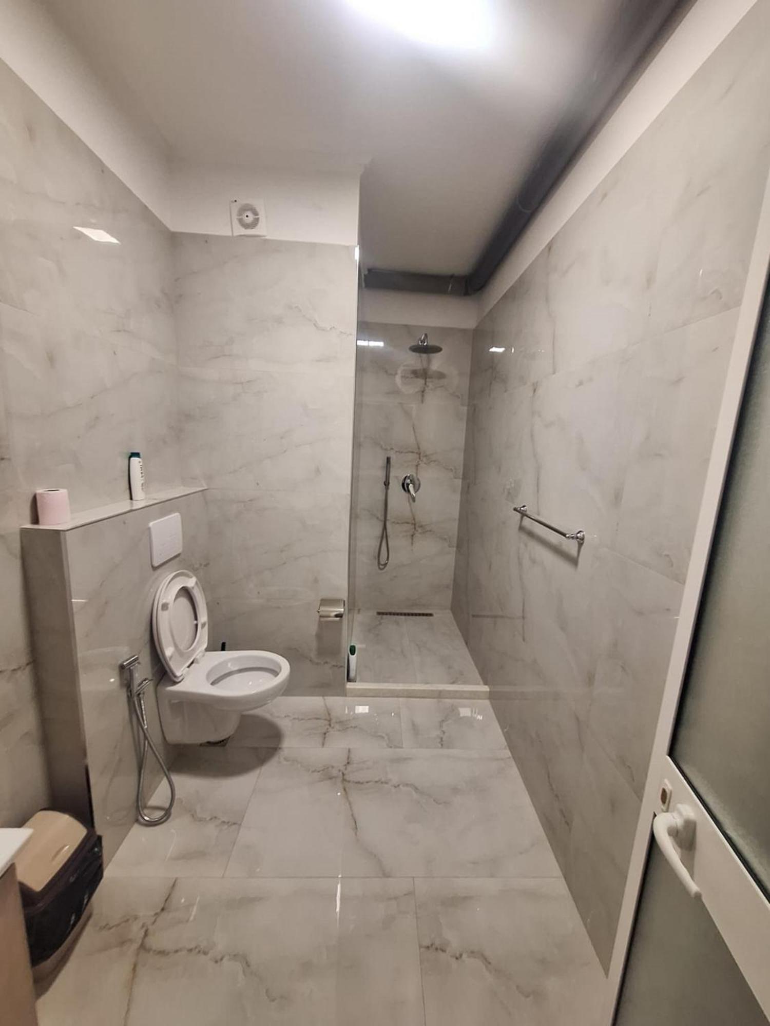 Albania Apartment Near Tirana City Center Double Or Twin Bed المظهر الخارجي الصورة