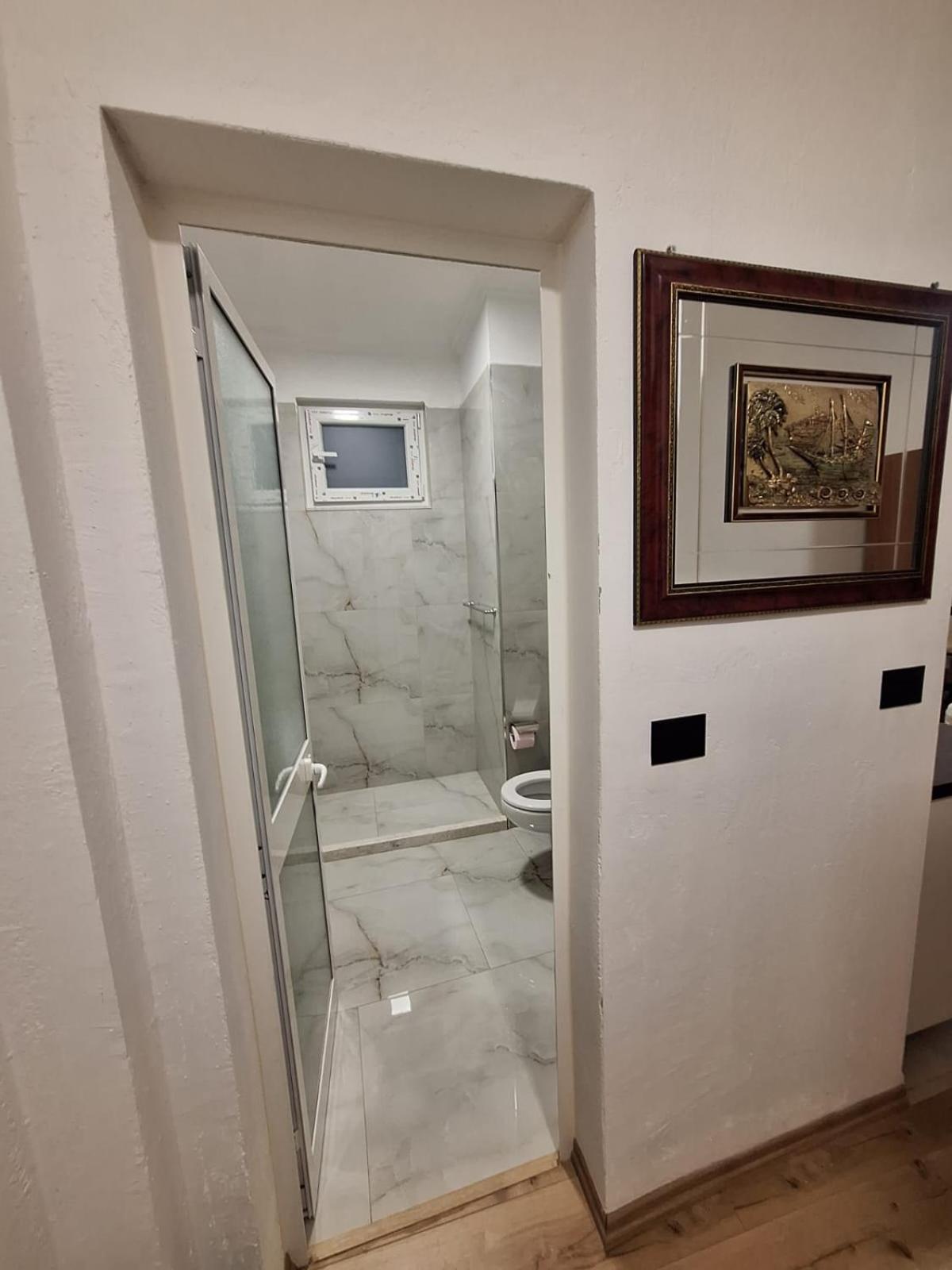 Albania Apartment Near Tirana City Center Double Or Twin Bed المظهر الخارجي الصورة