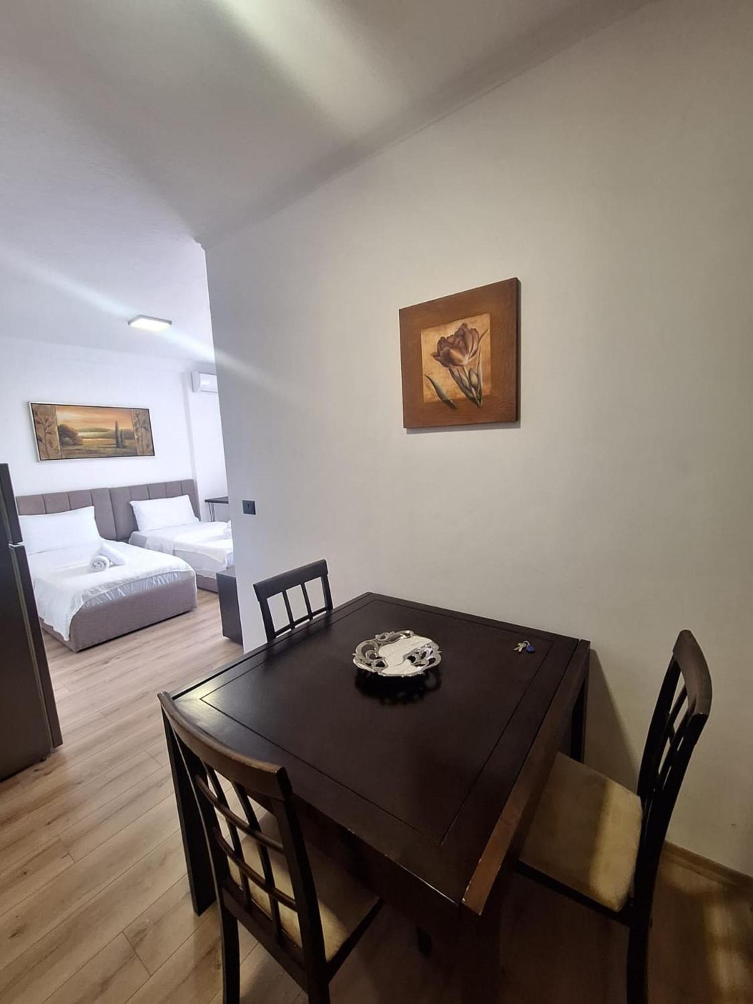 Albania Apartment Near Tirana City Center Double Or Twin Bed المظهر الخارجي الصورة